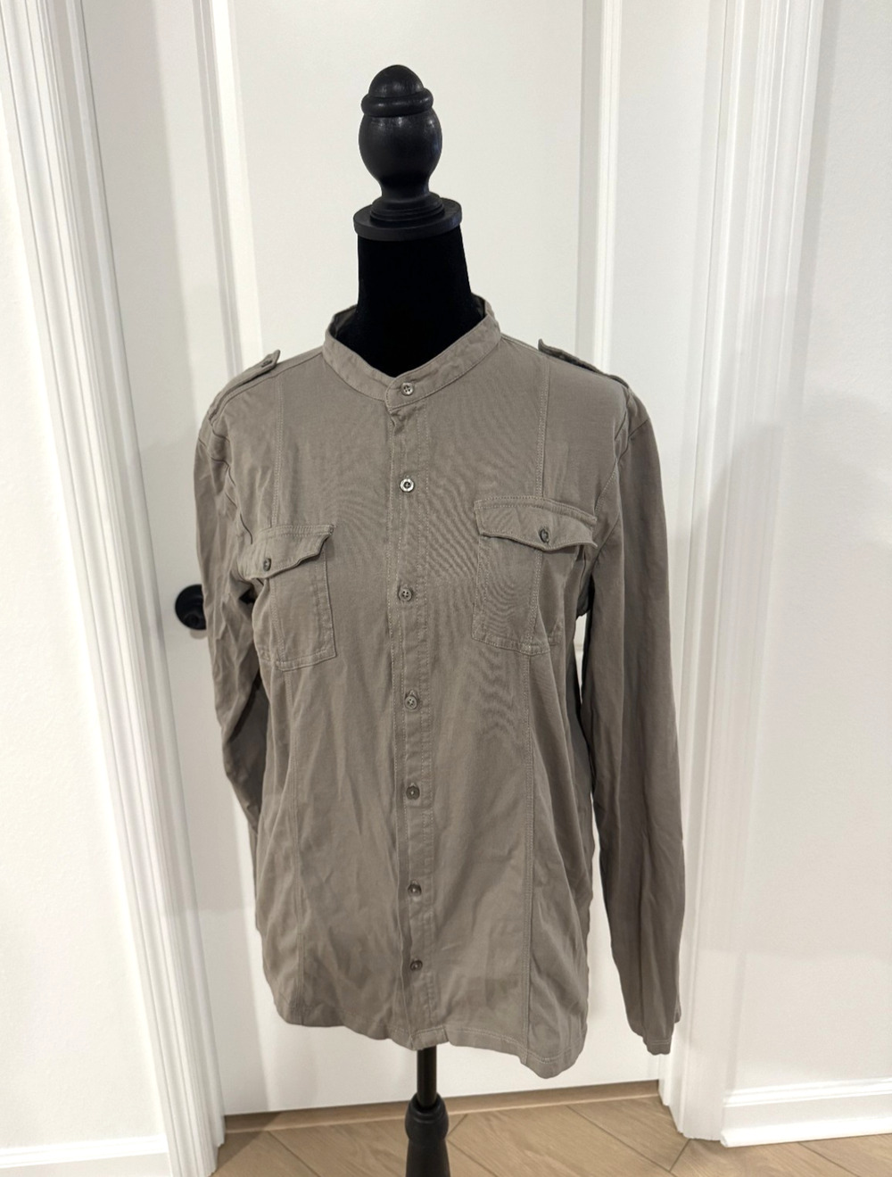 H&M Mens Medium M Long Sleeve Gray Henley Button Down Shirt Pockets Mock Neck